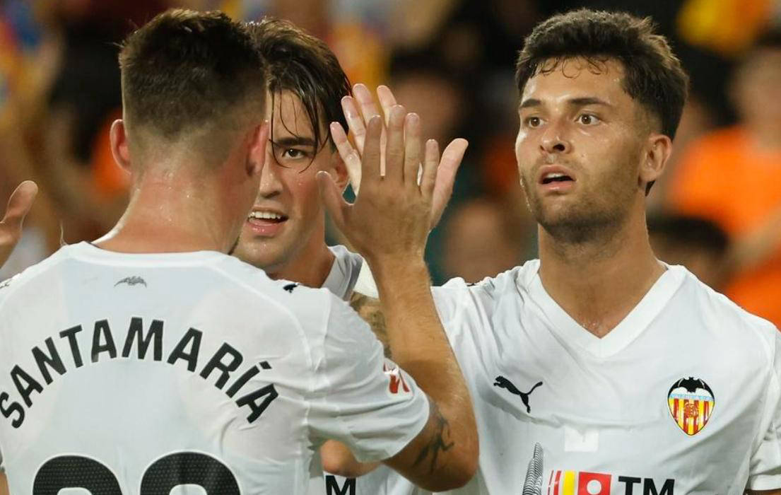 西甲最新比赛战报：毕尔巴鄂惨败，比利亚雷亚尔绝杀逆转，皇马5连胜